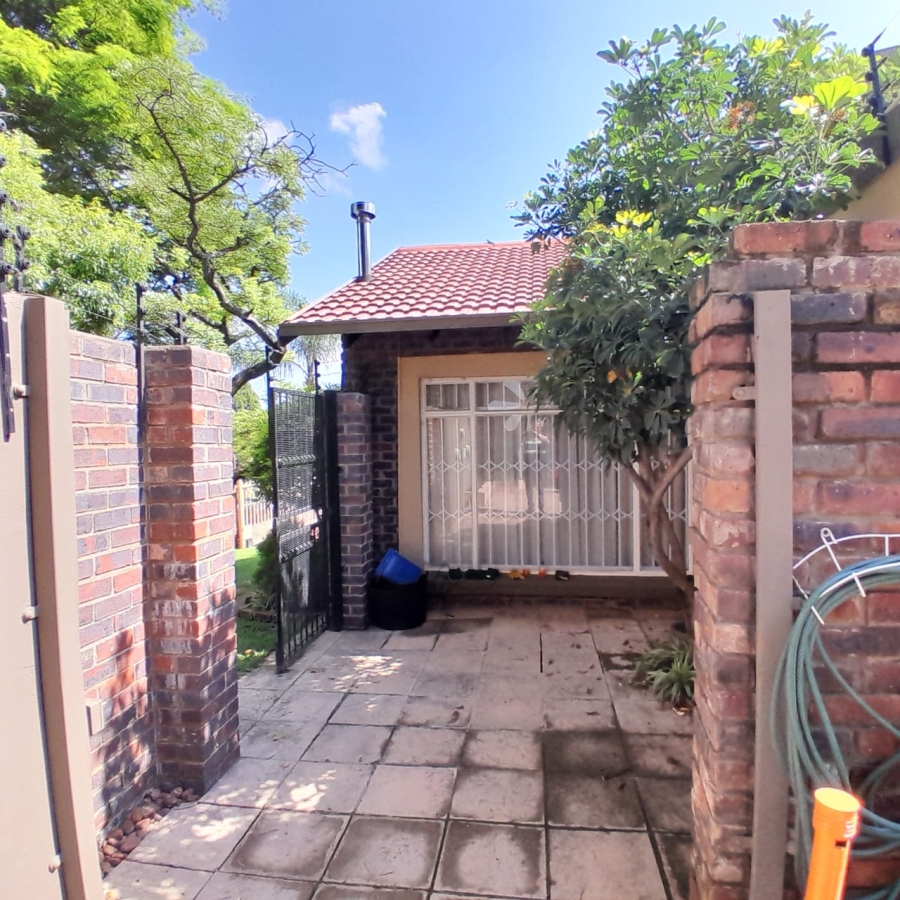 3 Bedroom Property for Sale in Safari Gardens North West